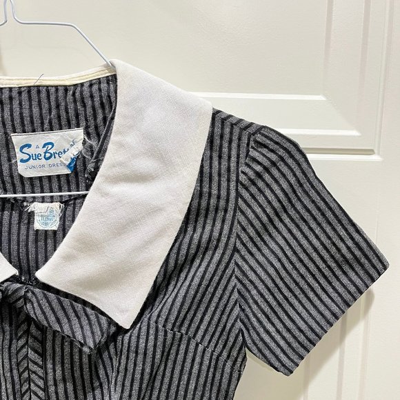 Vintage Striped Sue Brett with Collared V-Neck - Picture 2 of 4